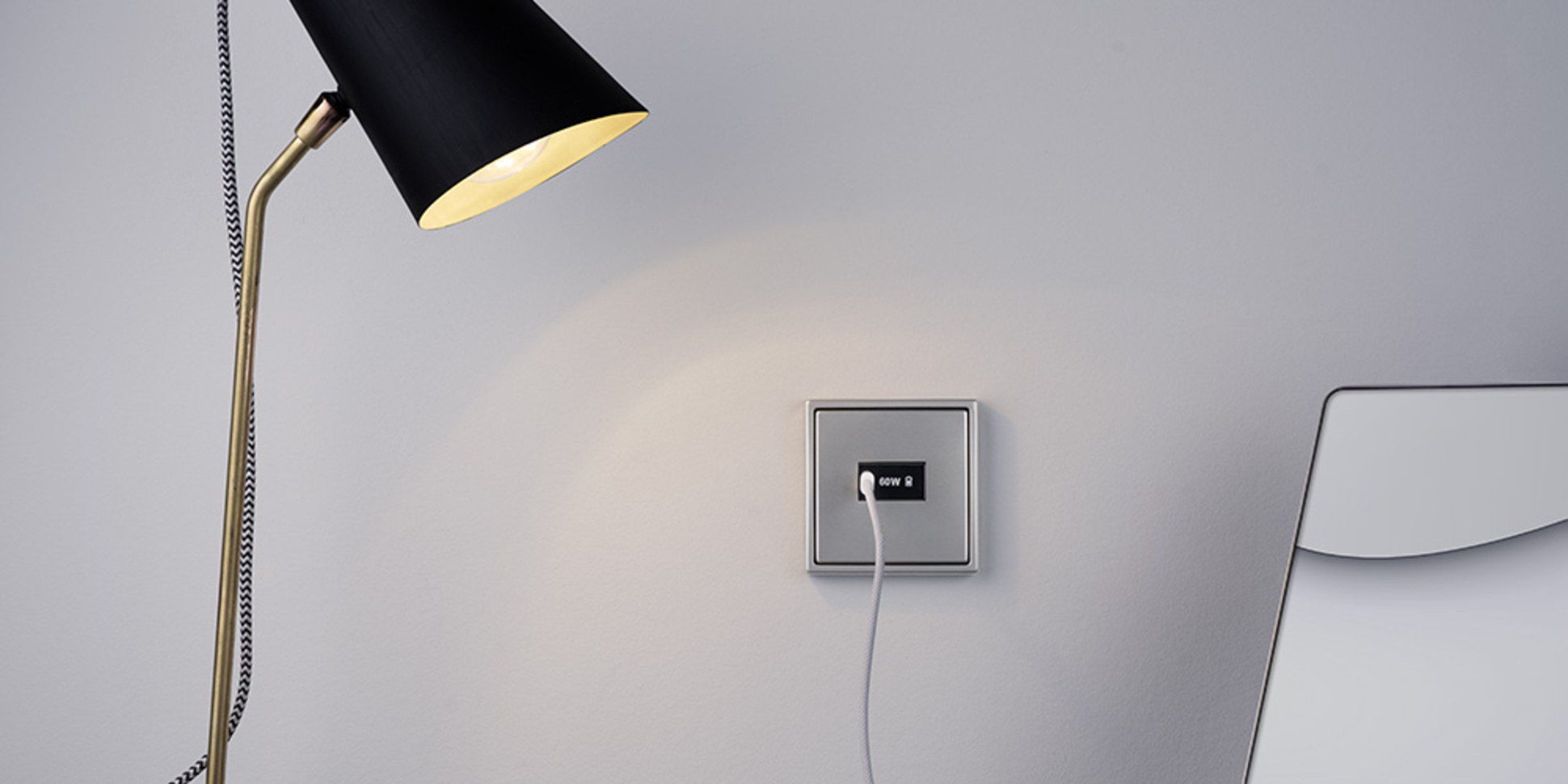 Ladegerät USB PD 60 bei Pink Solar GmbH in Regensburg