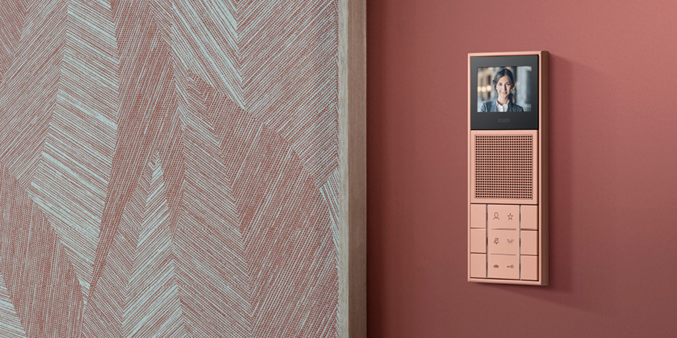 JUNG Türkommunikation bei Pink Solar GmbH in Regensburg