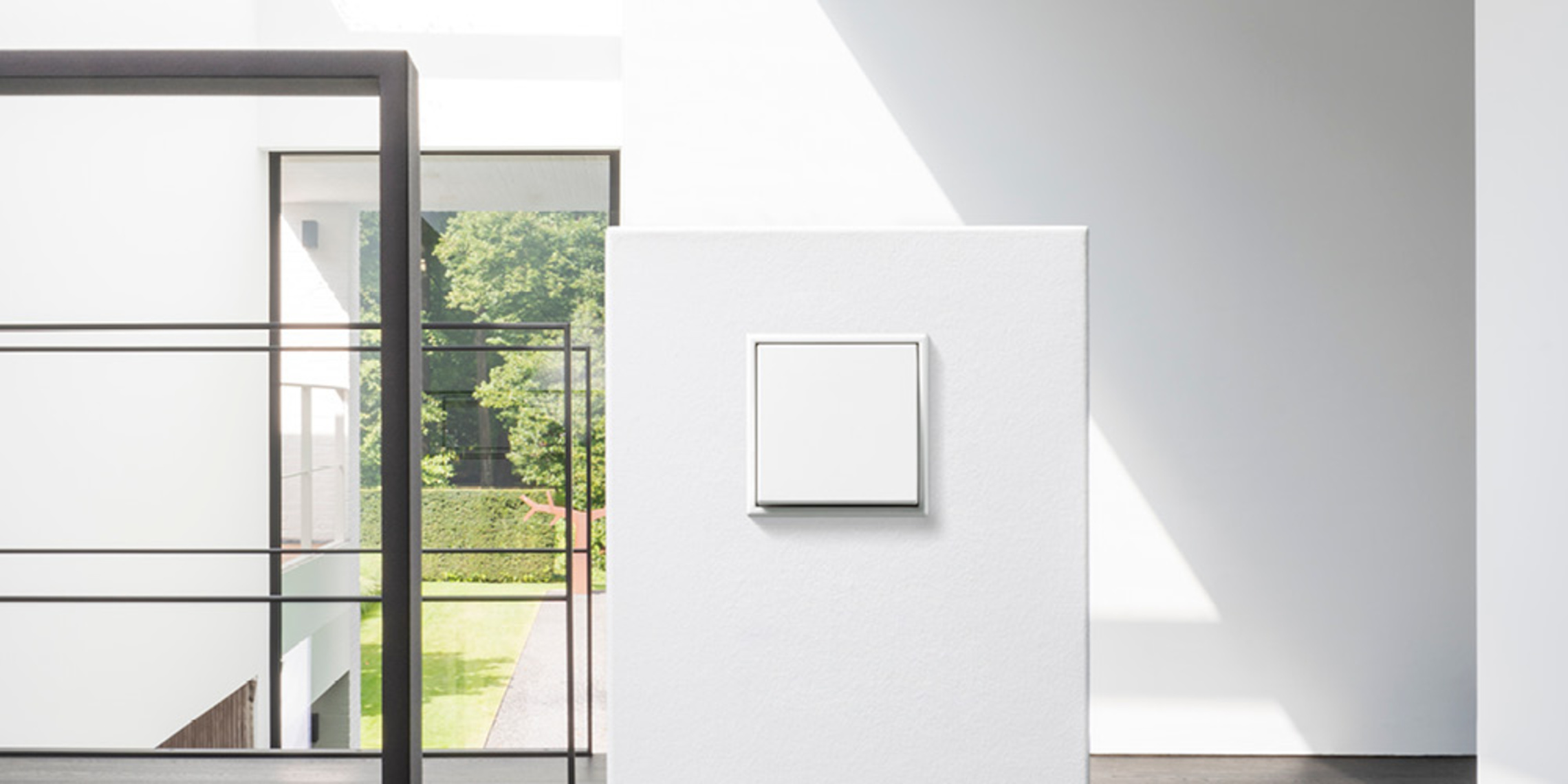 JUNG Schalterprogramme bei Pink Solar GmbH in Regensburg